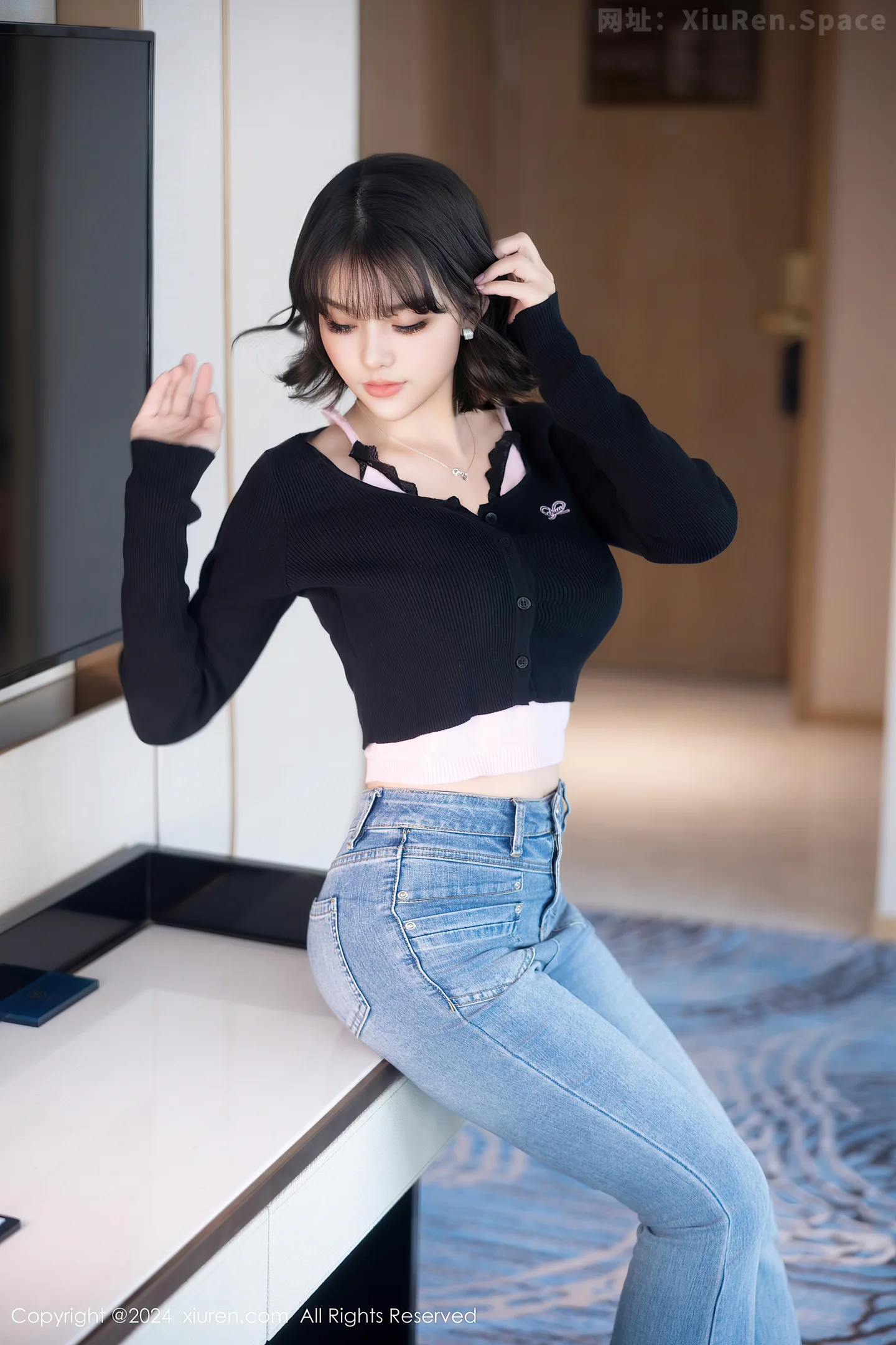 图片[4]-[XiuRen秀人网] VOL.9620 新人模特黎苏苏私房性感黑色内衣配黑丝吊袜秀曼妙身姿诱惑写真80P-秀人网官方网站